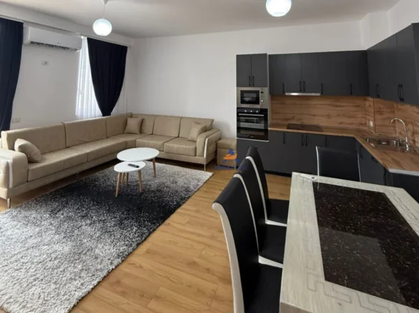 Tirane, jepet me qera apartament 2+1 Kati 4, 113 m² 600 € 