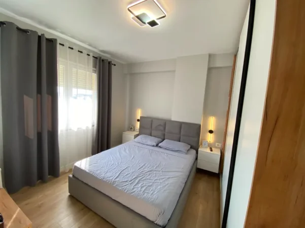 Shqiperi, shitet apartament 2+1+Ballkon Kati 6, 84 m²  (Kamez)