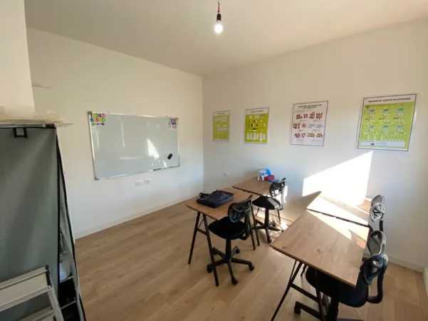 Shqiperi, shitet apartament 2+1+Ballkon Kati 6, 84 m²  (Kamez)