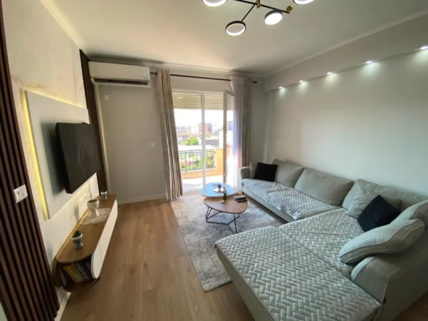 Shqiperi, shitet apartament 2+1+Ballkon Kati 6, 84 m²  (Kamez)