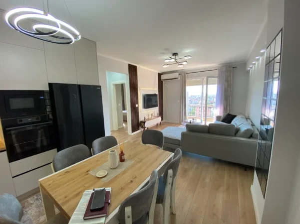 Shqiperi, shitet apartament 2+1+Ballkon Kati 6, 84 m²  (Kamez)