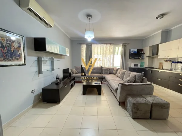 Tirane, jepet me qera apartament 1+1+Ballkon Kati 1, 116 m² 700 € (KOPSHTI ZOOLOGJIK)