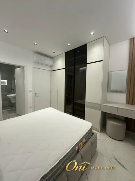 Tirane, jepet me qera apartament 2+1+Aneks+Ballkon Kati 6, 100 m² 750 € (LAPRAKE)