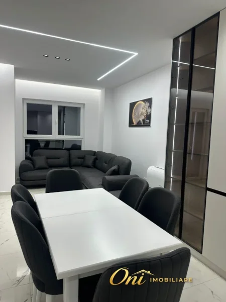 Tirane, jepet me qera apartament 2+1+Aneks+Ballkon Kati 6, 100 m² 750 € (LAPRAKE)