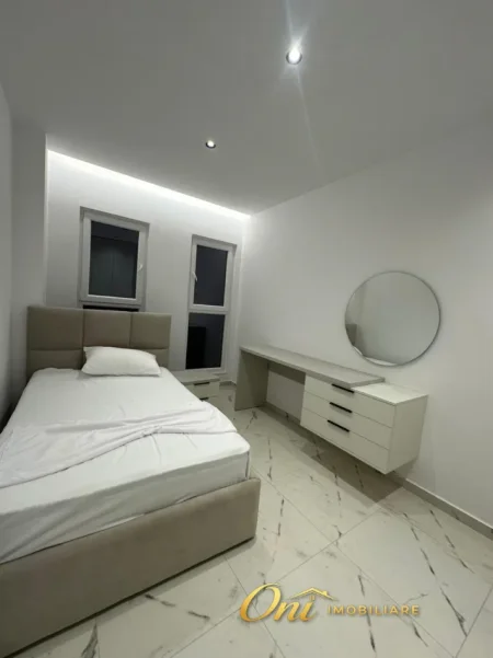 Tirane, jepet me qera apartament 2+1+Aneks+Ballkon Kati 6, 100 m² 750 € (LAPRAKE)