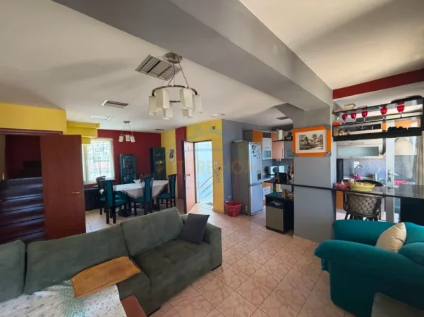 Tirane, shitet apartament duplex 4+1+Ballkon Kati 4, 220 m² 280.000 € (Rezidenca Kodra e Diellit 1)