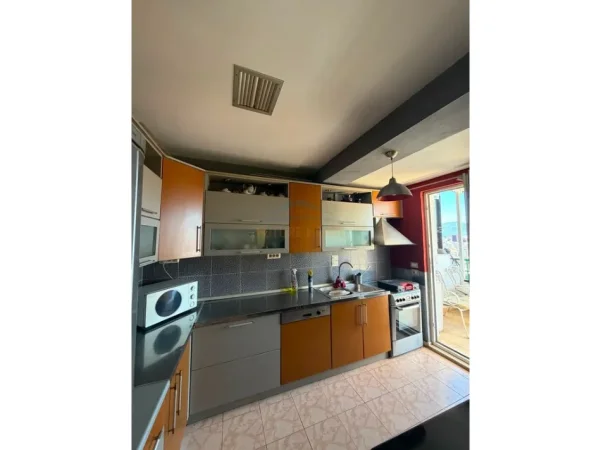 Tirane, shitet apartament duplex 4+1+Ballkon Kati 4, 220 m² 280.000 € (Rezidenca Kodra e Diellit 1)