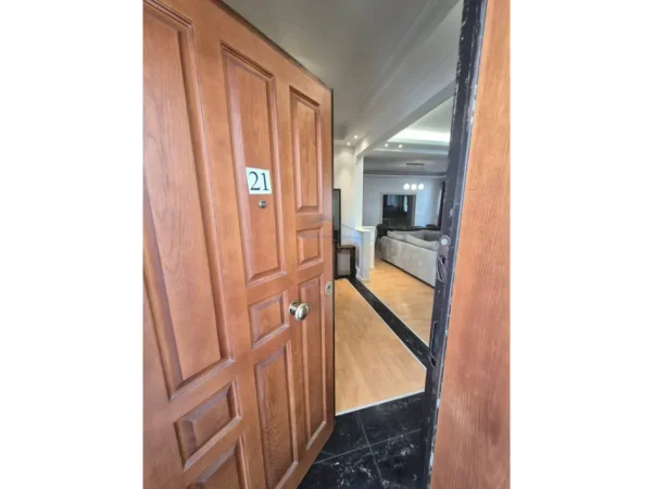 Tirane, shes apartament 3+1+Ballkon , 143 m² 400.000 € (Myslym Shyri)