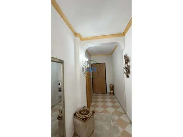 Durres, jepet me qera apartament 1+1 Kati 4, 65 m² 400 € (Plazh Hekurudha)