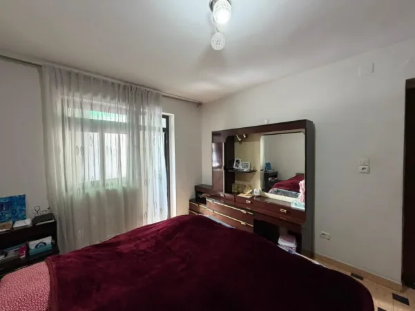 Tirane, shitet apartament 2+1 Kati 2, 77 m² 140.000 € (Oxhaku)