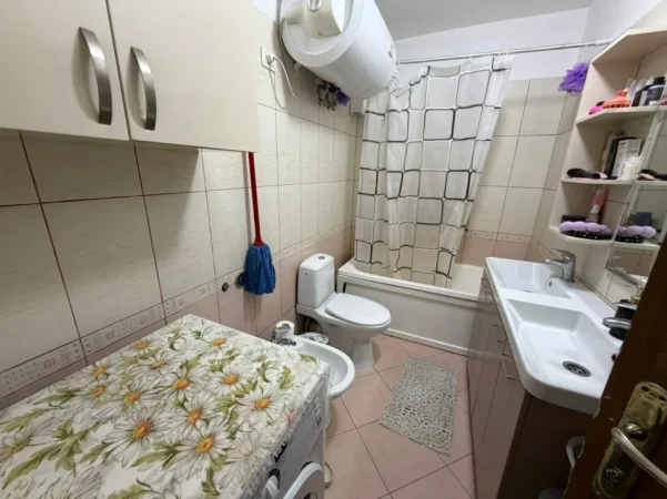 Tirane, shitet apartament 2+1 Kati 2, 77 m² 140.000 € (Oxhaku)