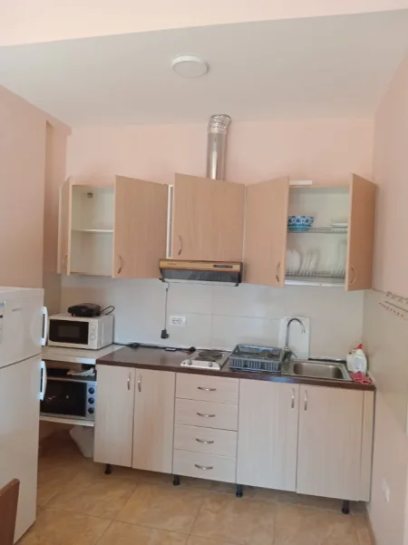 Tirane, jepet me qera apartament 2+1+Ballkon Kati 2, 75 m² 500 € (Kodra e Diellit)