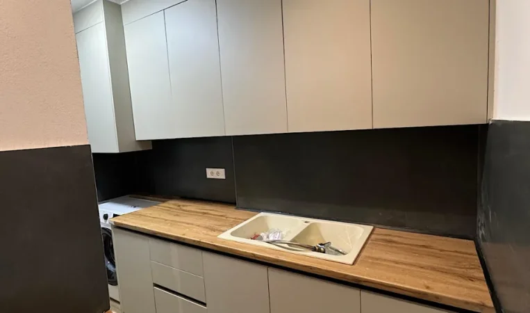 Tirane, jepet me qera apartament 1+1 Kati 6, 50 m² 600 € 