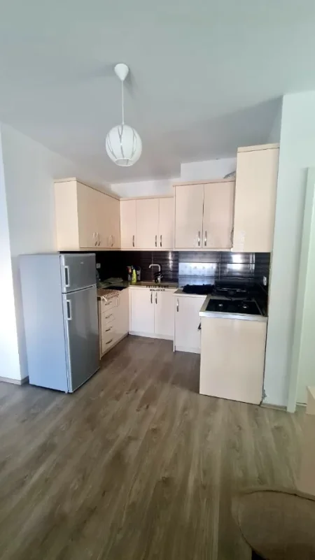 Tirane, jepet me qera apartament 2+1 Kati 5, 100 m² 500 € (SIRI KODRA)