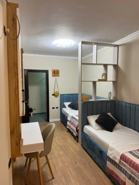 Tirane, jepet me qera apartament 2+1+Aneks+Ballkon Kati 6, 96 m² 1.500 € (liqeni artificial)