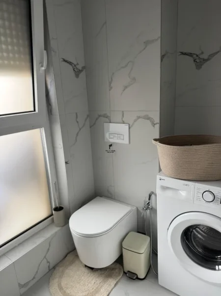 Tirane, jepet me qera garsonier Kati 8, 40 m² 420 € (ALI DEMI)