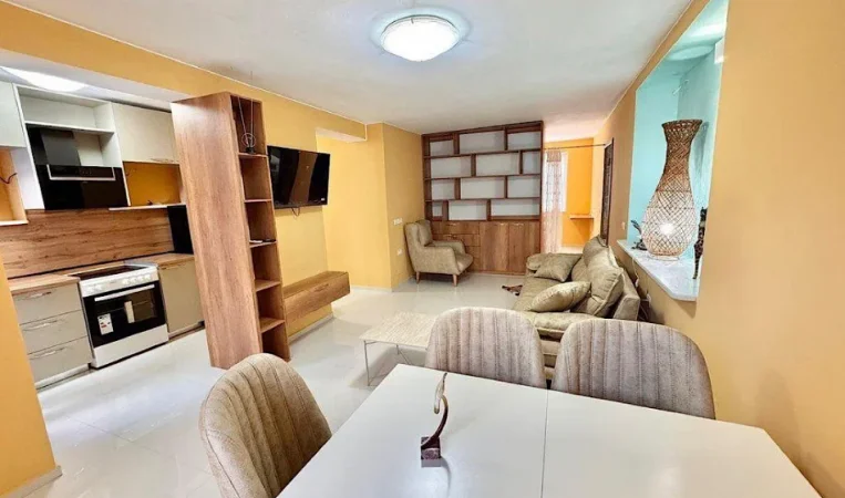 Tirane, jepet me qera apartament 2+1 Kati 2, 72 m² 750 € 