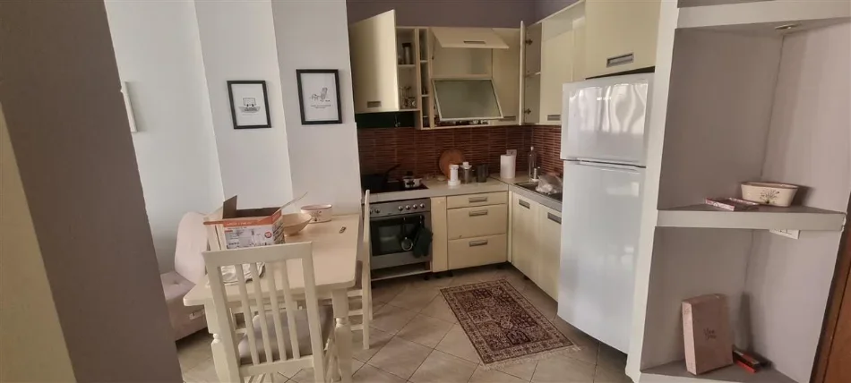 Tirane, jepet me qera apartament 1+1 Kati 5, 55 m² 600 € (RRUGA E DIBRES)