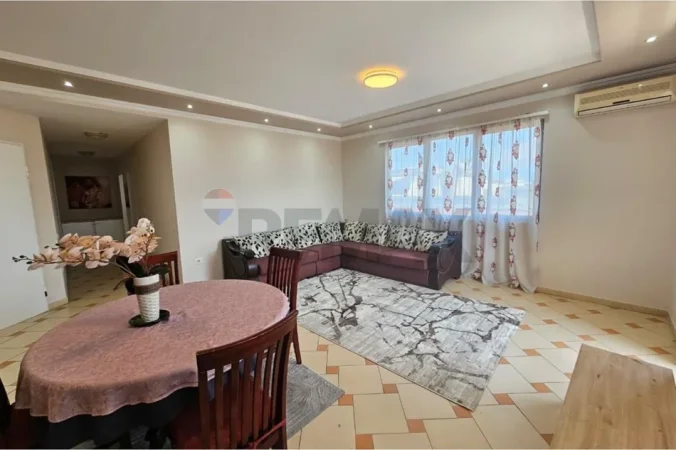 Tirane, jepet me qera apartament 2+1 , (Komuna Parisit)