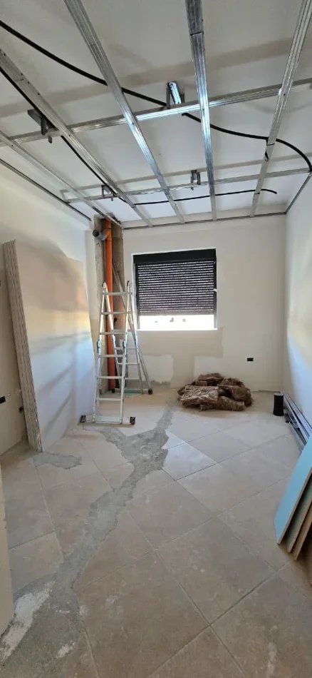 Tirane, shitet apartament 3+1+Ballkon Kati 3, 127 m² 220.000 €