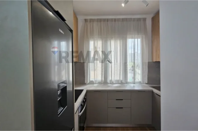Tirane, jepet me qera apartament 2+1 , 90 m² 
