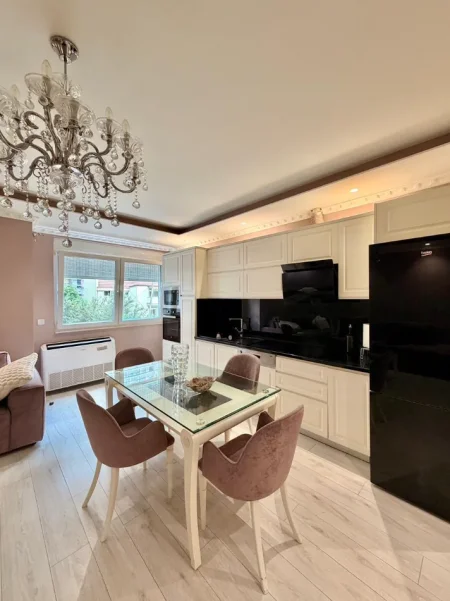 Tirane, shitet apartament 3+1 , 120 m² 320.000 € 