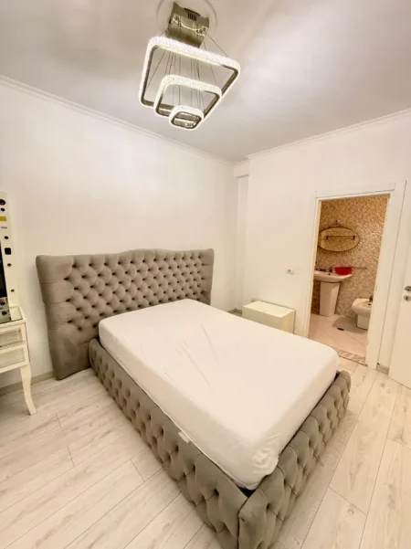 Tirane, shitet apartament 3+1 , 120 m² 320.000 € 