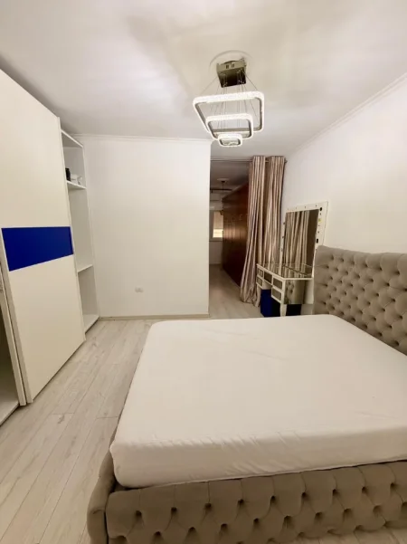 Tirane, shitet apartament 3+1 , 120 m² 320.000 € 