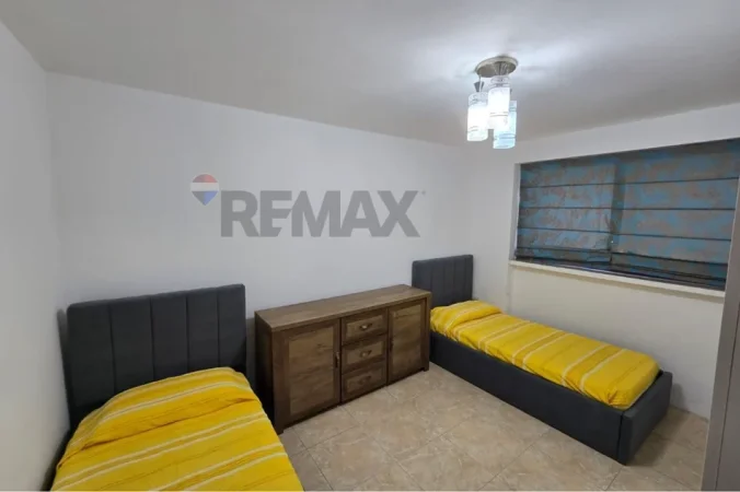 Tirane, jepet me qera apartament 2+1 , 