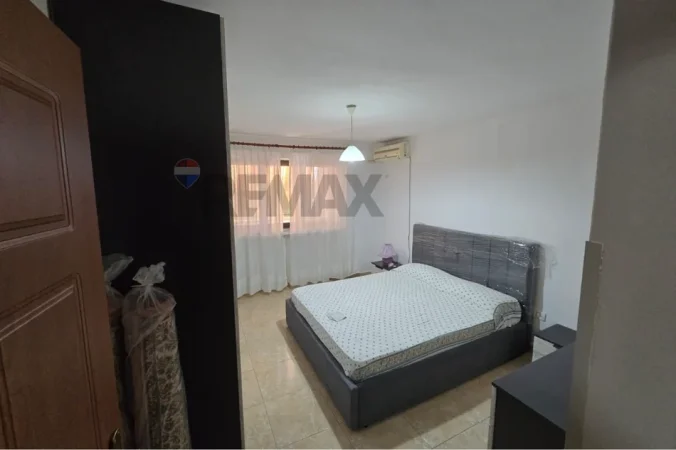 Tirane, jepet me qera apartament 2+1 , 