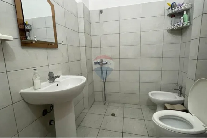 Vlore, shitet apartament 1+1 Kati 11, 60 m² 115.000 € (Rruga Aristrill Kokoshi, Lungomare, Vlore)