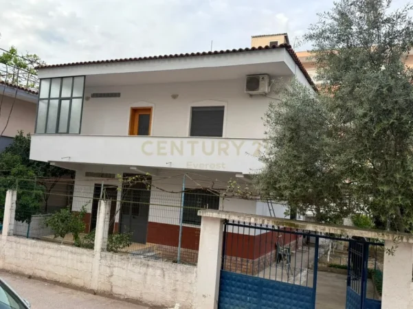 Tirane, shitet apartament 3+1 Kati 2, 305 m² 280.000 € (astir prane vila L)