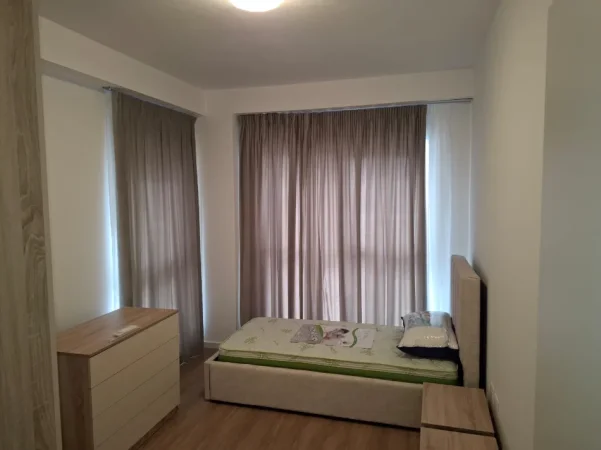 Tirane, jepet me qera apartament 2+1+Aneks+Ballkon Kati 5, 100 m² 700 €