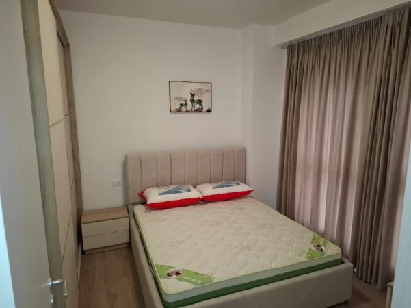 Tirane, jepet me qera apartament 2+1+Aneks+Ballkon Kati 5, 100 m² 700 €