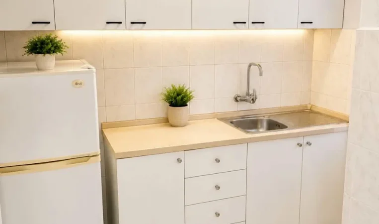Tirane, jepet me qera apartament 2+1 Kati 1, 90 m² 500 € 