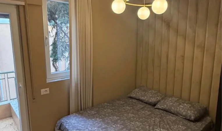 Tirane, jepet me qera apartament 1+1 Kati 2, 50 m² 600 € 