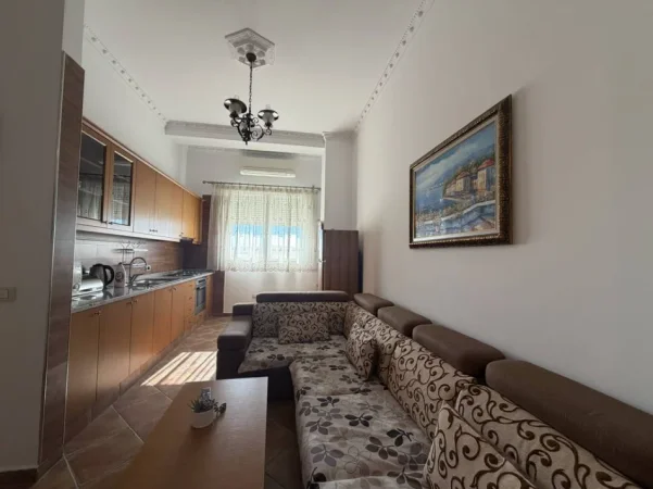 Qera, Apartament 1+1, Blloku i Ambasadave, Tirane 0696069906