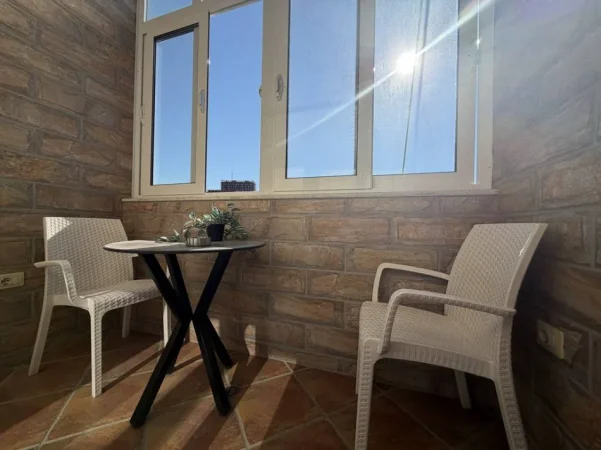 Qera, Apartament 1+1, Blloku i Ambasadave, Tirane 0696069906