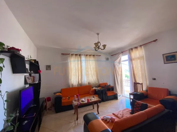 Shitet, Shtëpi Private, Sauk, Tiranë. 0696069906