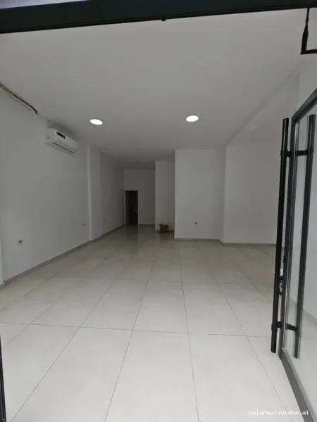 Tirane, jepet me qera dyqan Kati 0, 48 m² 470 € (jordan misja)