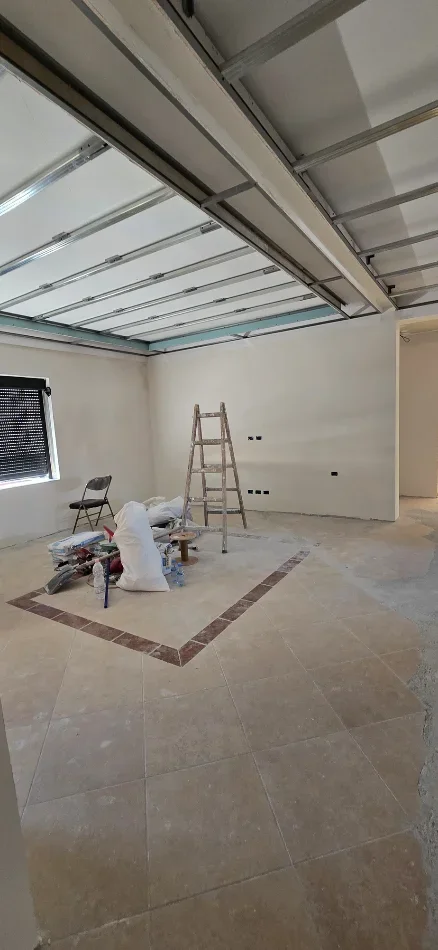 Tirane, shitet apartament 3+1+Ballkon Kati 3, 127 m² 220.000 € 