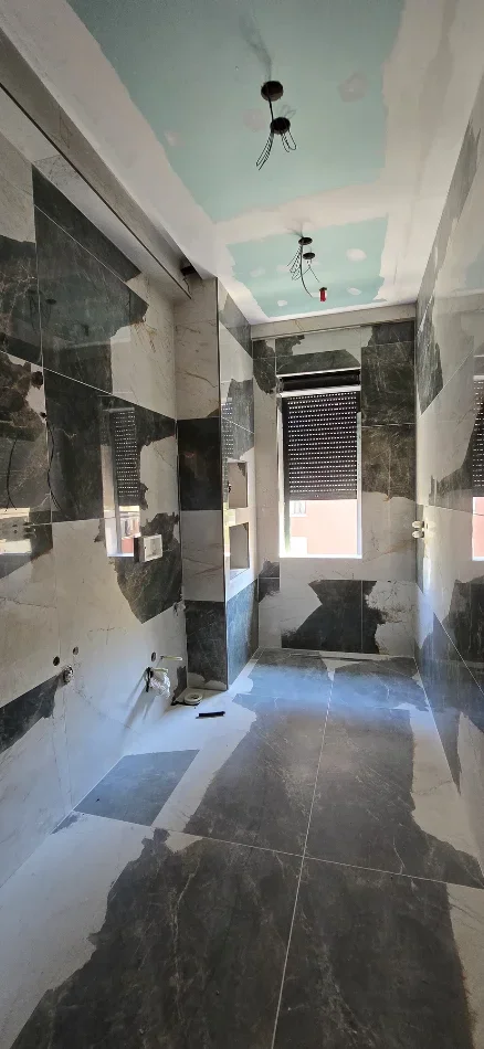 Tirane, shitet apartament 3+1+Ballkon Kati 3, 127 m² 220.000 € 