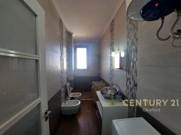 Vlore, shes apartament 1+1 Kati 8, 105.000 €