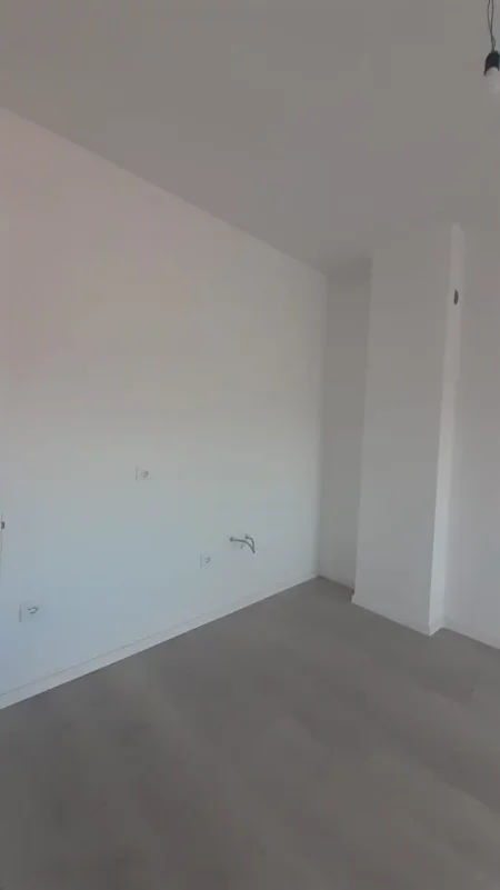 Tirane, shitet apartament 1+1 Kati 8, 6.500.000 € 
