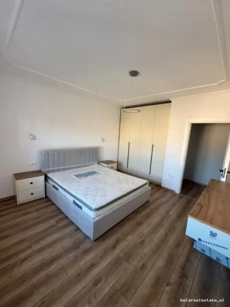 Tirane, jepet me qera apartament 1+1+Ballkon Kati 6, 65 m² 630 € (vasil shanto)