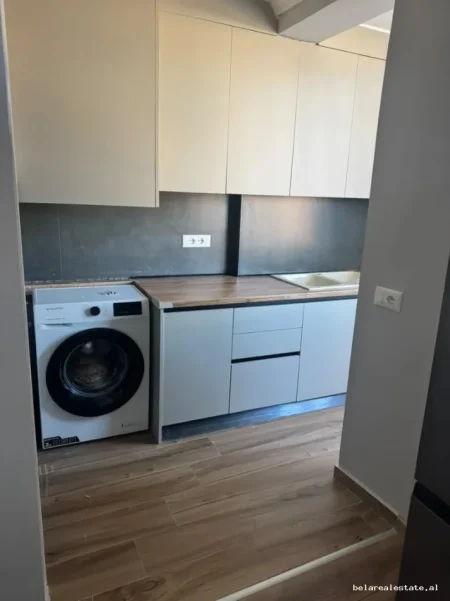 Tirane, jepet me qera apartament 1+1+Ballkon Kati 6, 65 m² 630 € (vasil shanto)