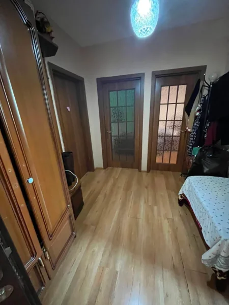 Tirane, jepet me qera apartament 2+1 Kati 3, 78 m² 500 € 