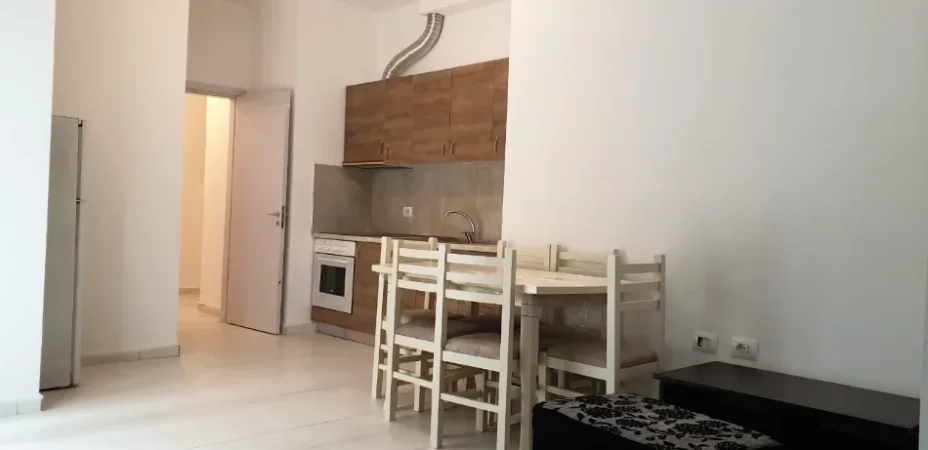 Tirane, shitet apartament 1+1+Ballkon Kati 1, 59 m² (Rruga Tre Vellezerit Kondi)