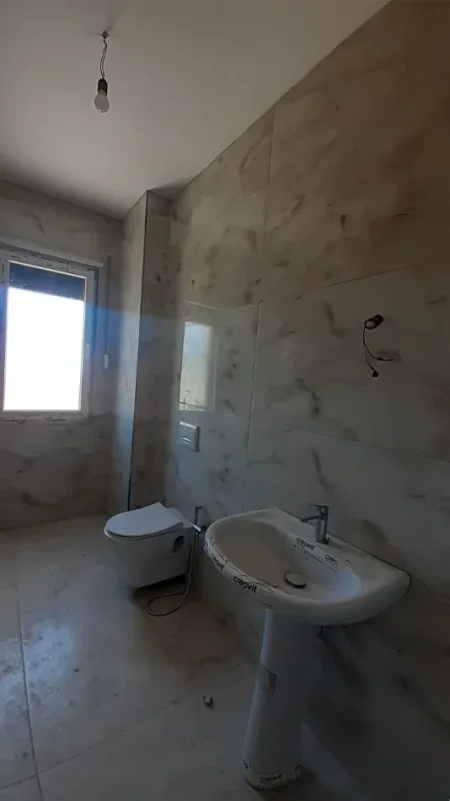 Tirane, shitet apartament 2+1 Kati 8, 92 m² 88.000 € 