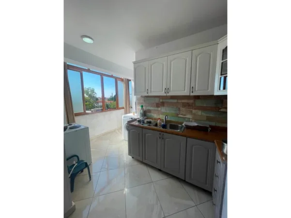 Tirane, shitet apartament 1+1 Kati 6, 60 m² 95.000 € (Laprakë)